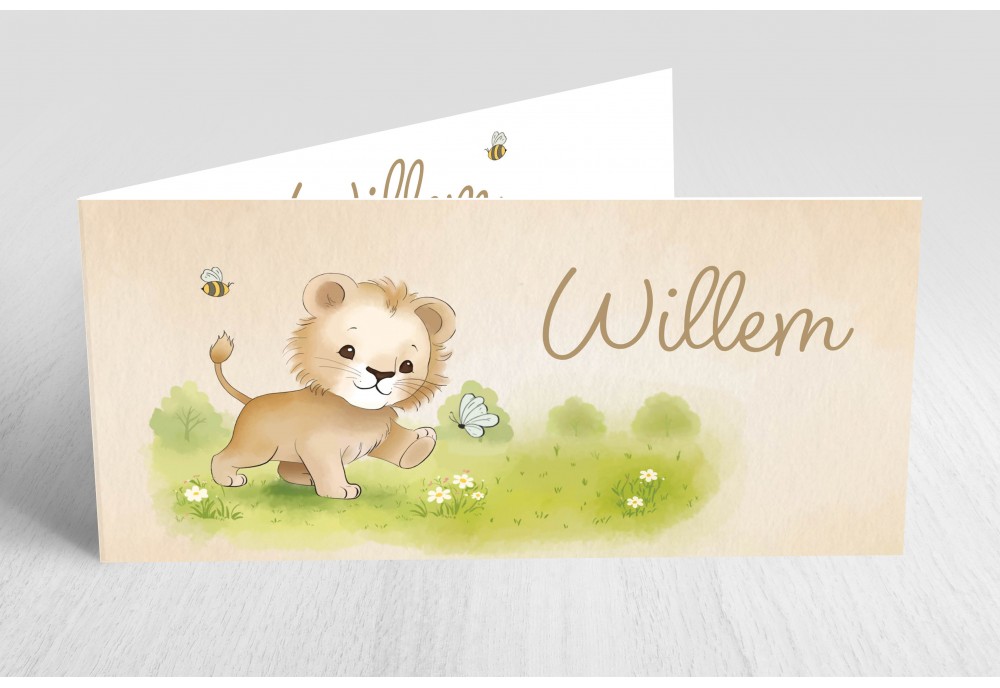 Leeuwtje speelt met vlinder